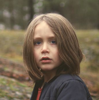 Porträttfoto barn fotograf spånga
